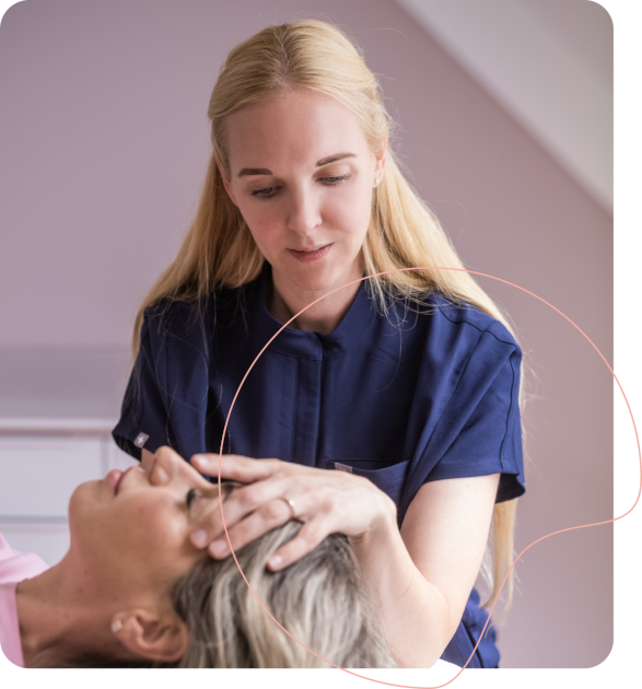 Alexandra Buchmann bei der Osteopathie-Behandlung